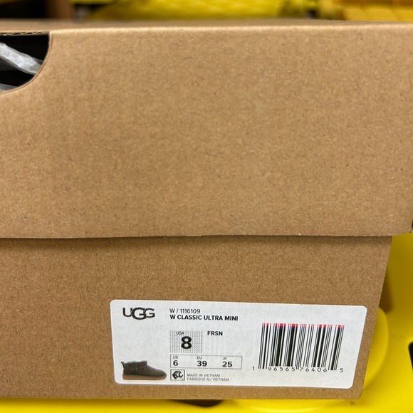🌲 NEW WITH TAGS🌲Ugg classic ultra mini color is BTOL size 8 - Picture 14 of 15
